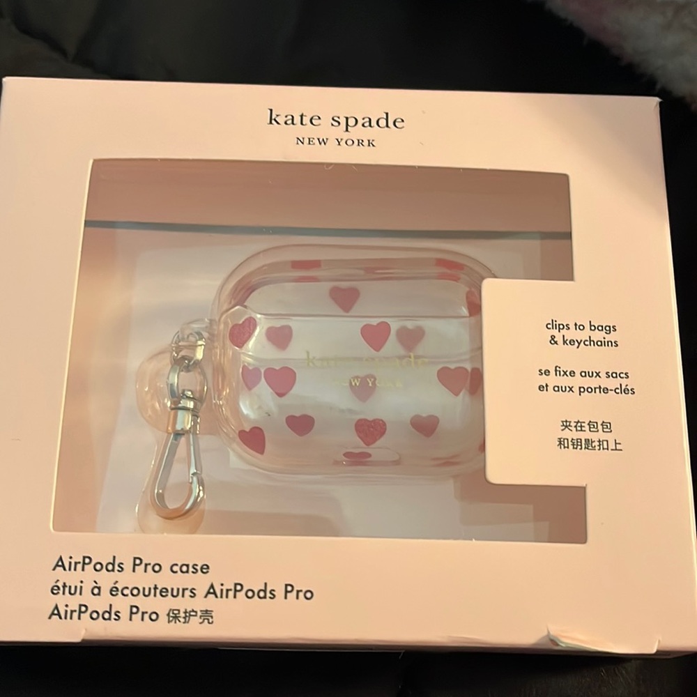 Kate Spade Air Pod Pro heart case